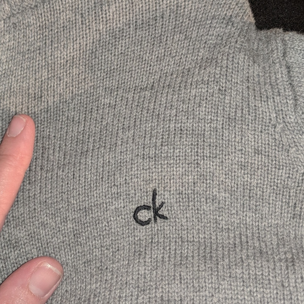 Sweater - Picture 2 of 3